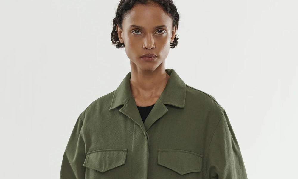 Юу худалдаж авах вэ: Армийн стильтэй хөнгөн куртка