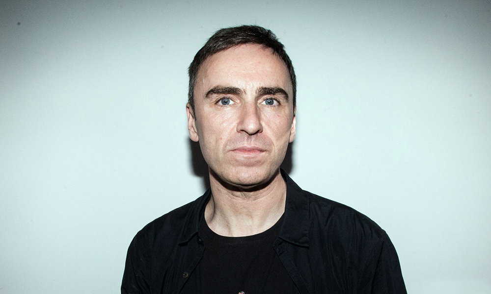 Raf Simons брэнд үйл ажиллагаагаа зогсоож буйгаа мэдэгдлээ