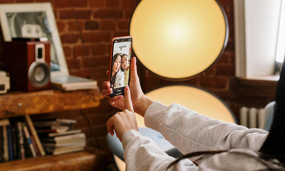 Instagram платформ бьюти филтерүүдийг устгаж эхэллээ: Яагаад?