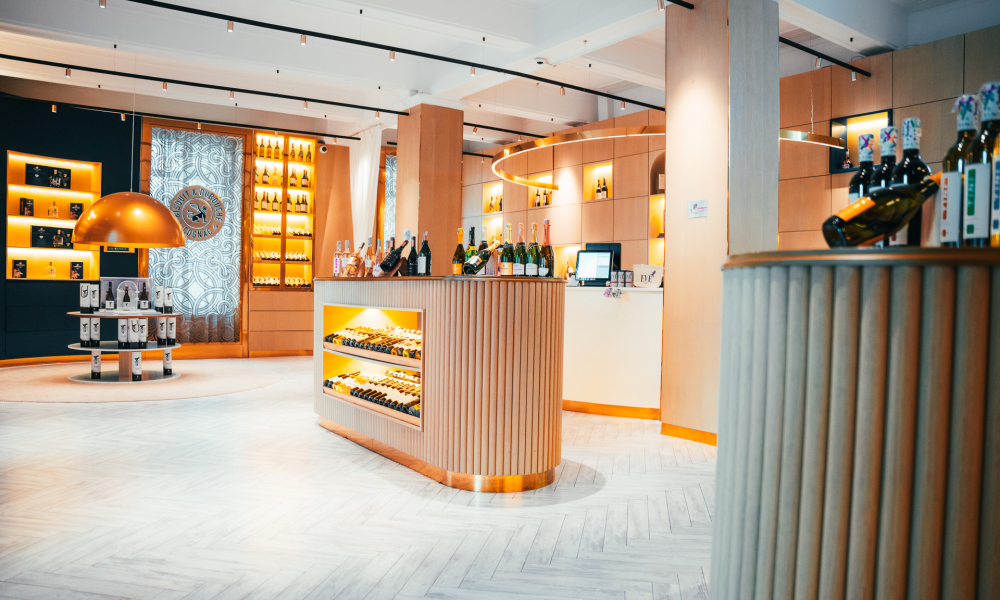 Монголын анхны премиум ликёр дэлгүүр Aurug 5 жилийн ойгоо тэмдэглэж байна