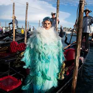 Энэ жил үзсэн хамгийн тансаг загварын шоу: Dolce & Gabbana ордны \"Alta Moda\"