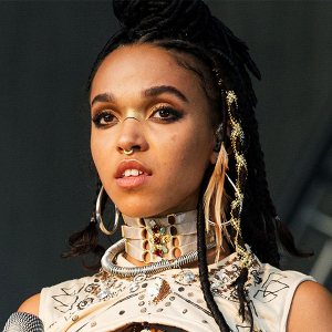 FKA Twigs гэр бүл болон бэлгийн хүчирхийллийн эсрэг аянд нэгдлээ