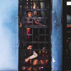 Leica компанийн гэрэл зургийн уралдаанд шоронд ял эдэлж буй эмэгтэйчүүдийн зураг шалгарлаа