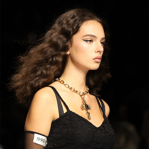 Үзэсгэлэнт Дева Кассель, куратор Ким Кардашьян: Dolce &amp; Gabbana брэндийн шинэ цуглуулгын эргэн тойронд