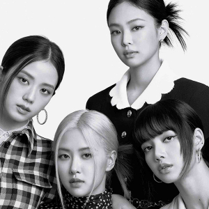 BLACKPINK хамтлаг YG Entertainment-тай албан ёсоор гэрээгээ сунгалаа