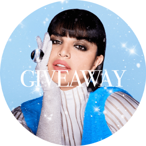 Buro. Giveaway: MAC Cosmetics-ийн 1,800,000₮ үнэлгээтэй бүтээгдэхүүн болон гоёлын будалт хийлгэх эрх