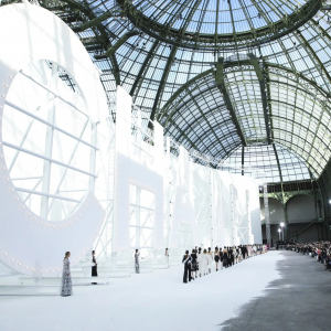 Grand Palais ордонд зохион байгуулагддаг Chanel брэндийн нүсэр шоунууд