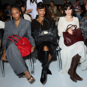 Mulberry SS2027 шоунд хүрэлцэн ирсэн тусгай зочид