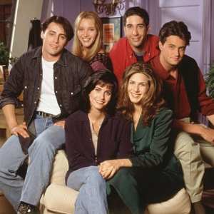 Лиза Кудроу “Friends” киноны талаар тайлбар хийлээ