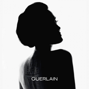 Анжелина Жоли Guerlain-ы сурталчилгаанд тоглолоо