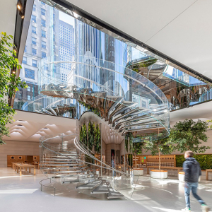 Дотроос нь харцгаая: Нью-Йоркийн Тавдугаар өргөн чөлөөн дэх Apple-ийн шинэ дэлгүүр