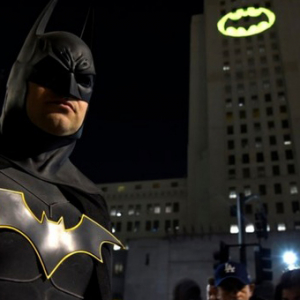 Batman 80 нас хүрлээ: Дэлхий дахинаа түүний төрсөн өдрийг тэмдэглэж байна