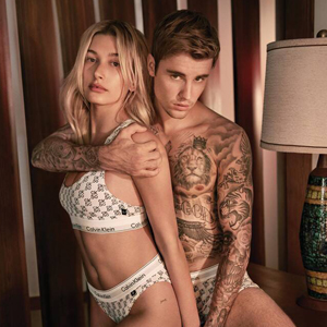 Жастин ба Хейли Бибер нар Calvin Klein брэндийн сурталчилгаанд