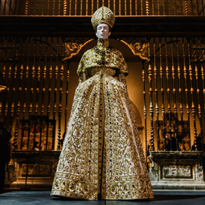 Метрополитен музейн “Тэнгэрлэг биес: Загвар ба Католик шашны төсөөлөл” үзэсгэлэн