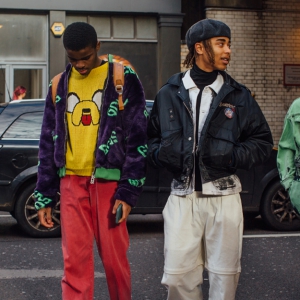 Street style: Лондонгийн загварлаг эрчүүд юу өмсөж байна вэ?