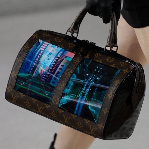 Ирээдүйн цүнх: Louis Vuitton ухаалаг цүнх бүтээлээ