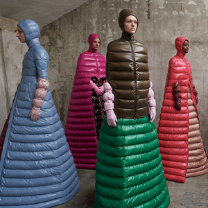 Гадуур хувцасны тэргүүлэгч Moncler брэнд 8 дизайнертай хамтарч, 8 гайхалтай цуглуулга бүтээлээ