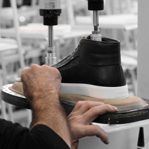 Өнөөдрийн онцлох бичлэг: Dior Homme кетийг хэрхэн бүтээдэг вэ