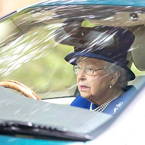Үүнд итгээрэй: Английн хатан хаан II Элизабет жолоо барих дуртай