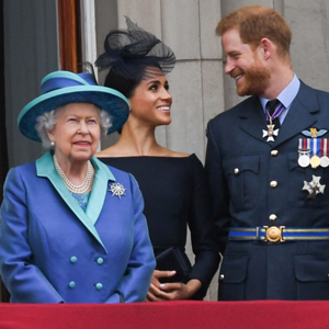 Их Британийн хатан хаан хунтайж Харри ба Меган Маркл нарын талаар албан ёсны мэдэгдэл хийлээ