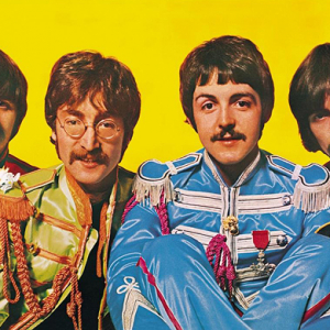The Beatles хамтлагийн бичсэн хүсэлт дуудлага худалдаанд тавигдлаа