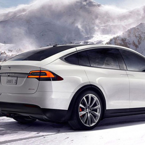 Tesla Model X загвараа танилцууллаа
