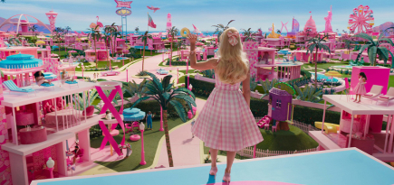 “Barbie” кинонд маш их ягаан өнгө хэрэглэснээс үүдэн тус будгийн хомсдол үүсжээ