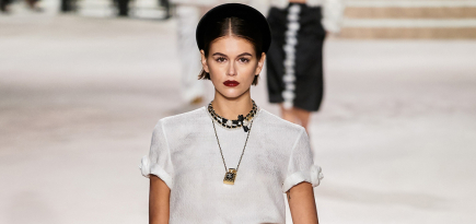 Cонгодог өнгө аяс давамгайлах Chanel-ын Metiers D'Art цуглуулга