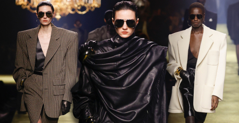 1980-аад он руу аялуулсан Saint Laurent брэндийн шинэ цуглуулга