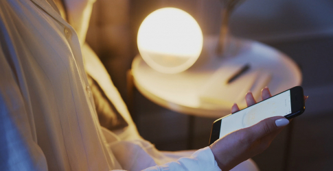 Аппликейшн ашиглаж шөнийн нойроо хянах нь нойргүйдлийг улам дордуулдаг уу?