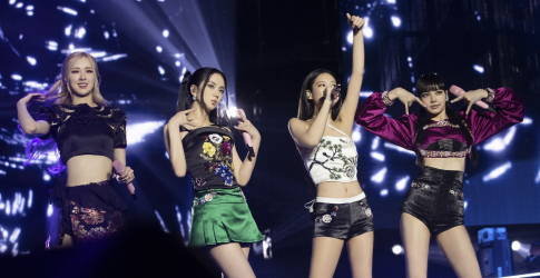 BLACKPINK хамтлаг шинэ дуугаа аялан тоглолтынхоо үеэр анх удаа толилуулна