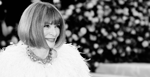 Анна Винтур Америкийн Vogue сэтгүүлийн ерөнхий редакторын албан тушаалаа орхилоо