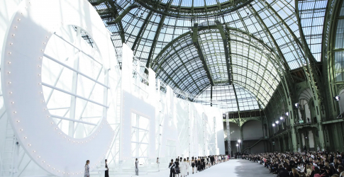 Grand Palais ордонд зохион байгуулагддаг Chanel брэндийн нүсэр шоунууд