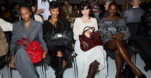 Mulberry SS2027 шоунд хүрэлцэн ирсэн тусгай зочид
