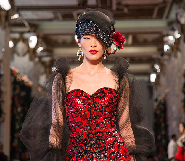 Dolce & Gabbana-гийн кутюр загварын шоу Хонг Конгд болж өнгөрлөө