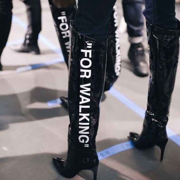 Шоппинг жагсаалт: “Алхахад зориулагдсан” Off-White брэндийн түрийтэй гутал