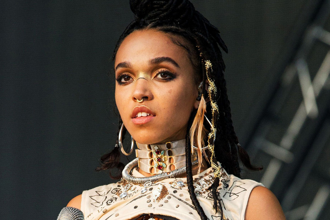 FKA Twigs гэр бүл болон бэлгийн хүчирхийллийн эсрэг аянд нэгдлээ
