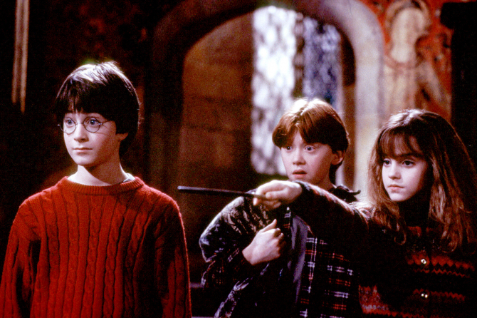“Харри Поттер” киноны шүтэн бишрэгчид тусгай ангид гарсан маш том алдааг илрүүлжээ