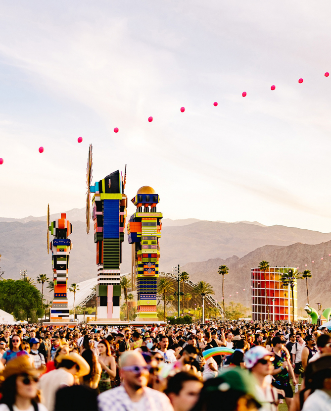 Coachella 2024 наадамд оролцох уран бүтээлчдийн нэрс зарлагдлаа