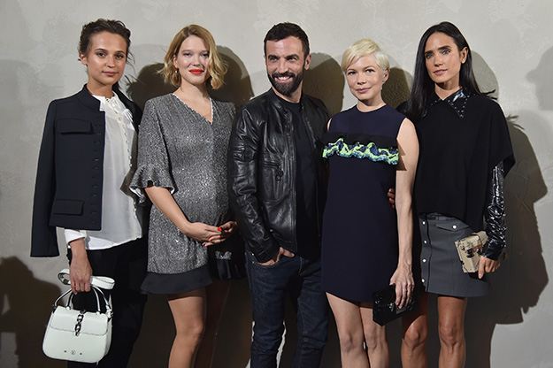 Алисия Викандер болон бусад Louis Vuitton-ы загварын шоуны зочид