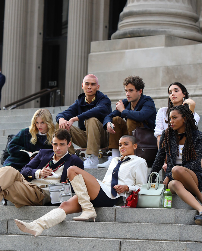 Шинэ \"Gossip Girl\" цувралын анхны зургууд цацагдлаа