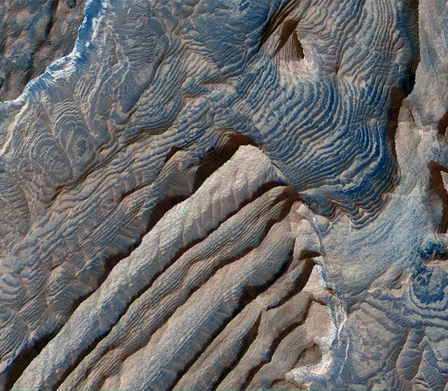 NASA Ангараг гарагийн мянга гаруй зургийг олон нийтэд дэлгэжээ