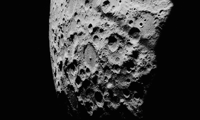 NASA сарны 8000 зургийг Flickr-т байршуулжээ