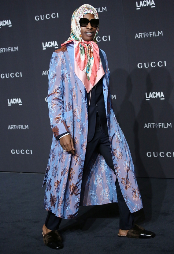 Рэппэр A$AP Rocky “бабушка” төрхийг тренд болгохоор сурталчилж байна