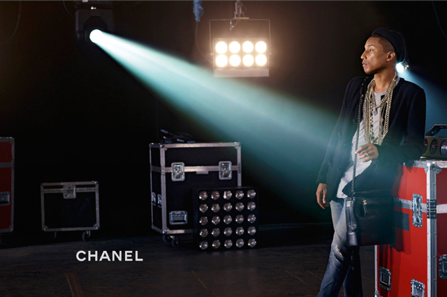 Фаррелл Уильямс Chanel цүнхний сурталчилгаанд орсон анхны эрэгтэйгээр тодорлоо