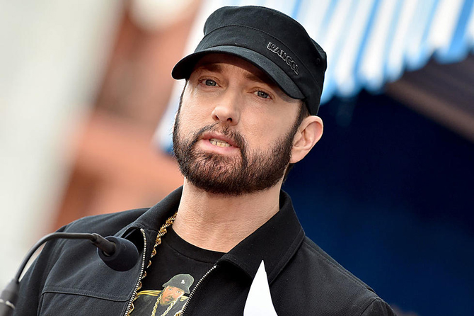 Eminem утасны дугаараа Twitter хуудсаараа зарлалаа