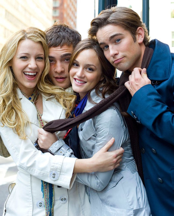 \"Gossip Girl\" цуврал эргэн ирнэ