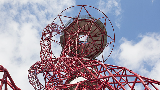 Лондончууд Аниш Капурын цамхагт аварга гулсуур хийнэ