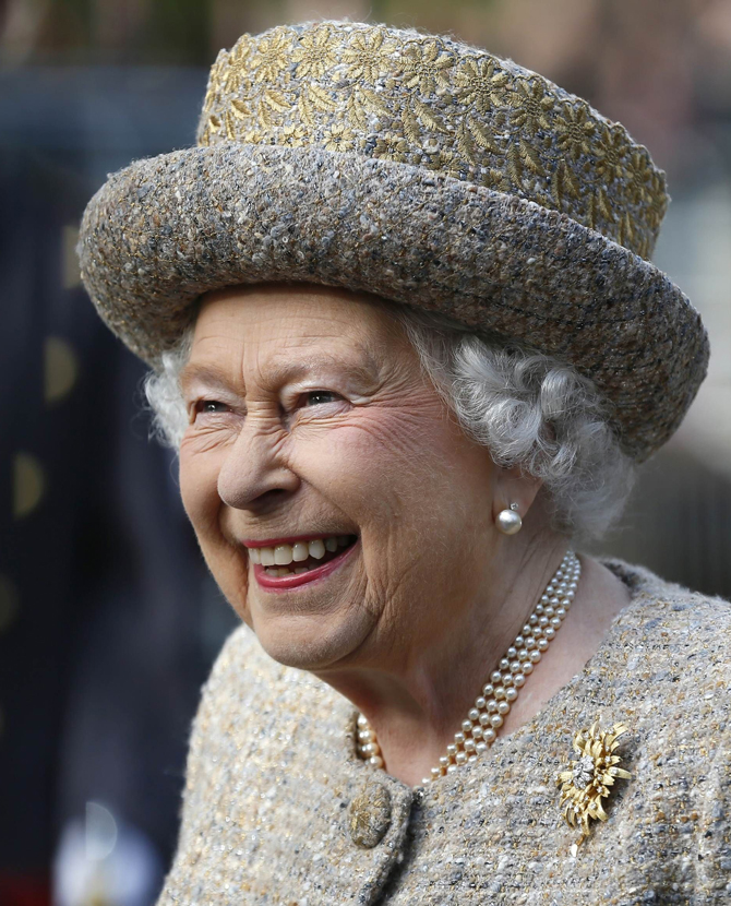 Их Британийн хатан хаан II Элизабет амьтны гаралтай үслэг эдлэлээс татгалзлаа