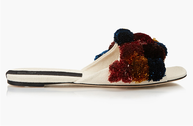 Sanayi 313<p><a href=\"http://www.matchesfashion.com/intl/products/Sanayi-313-Pompom-embellished-slipper-shoes-1049302\" target=\"_blank\">matchesfashion.com</a></p>